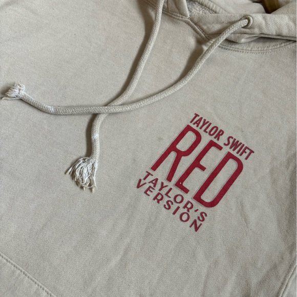 ✨TAYLOR SWIFT RED (Taylor's Version)
Oversized Hoodie Size XS - Picture 5 of 10